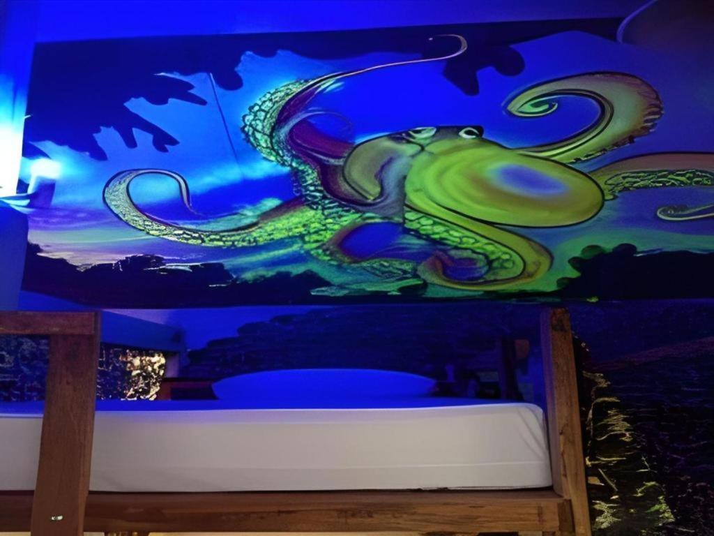 Peacock Hostel Koh Lanta Exterior photo