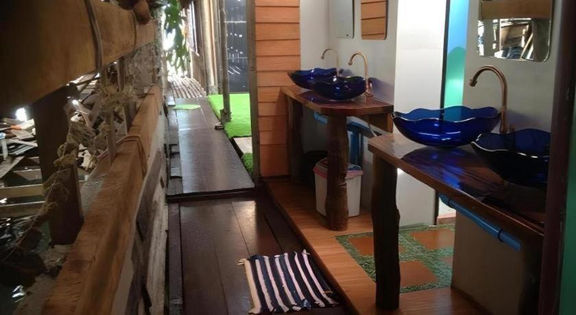 Peacock Hostel Koh Lanta Exterior photo